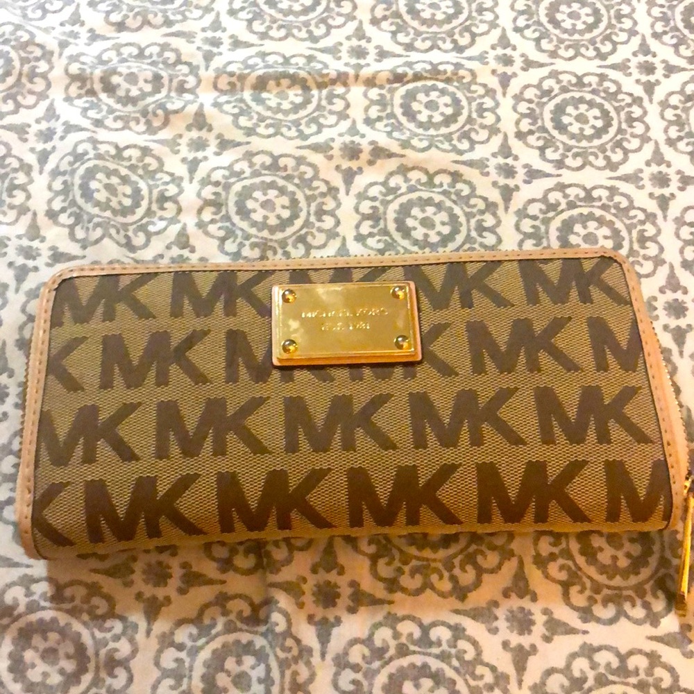 Michael Kors wallet